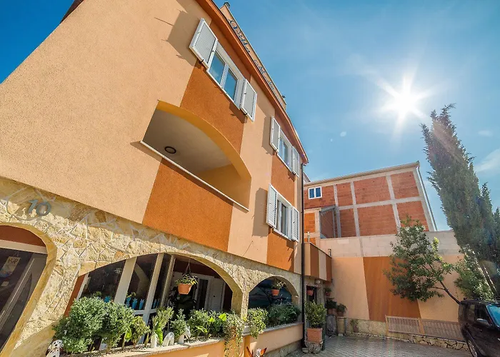 Hotell Mediteran Okrug Gornji