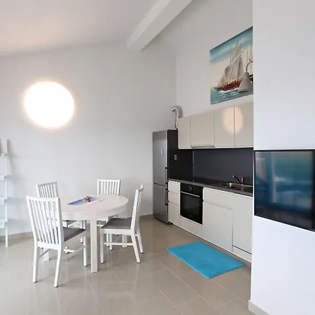 Mediteran Hotel Okrug Gornji